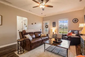 Cozy Neighborhood Home - 10 min to Louisville! - Image 5