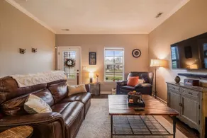 Cozy Neighborhood Home - 10 min to Louisville! - Image 4
