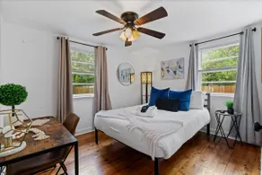 Cozy Home - 15 mins to downtown/10 mins to airport - Image 2