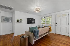 Cozy Home - 15 mins to downtown/10 mins to airport - Image 5