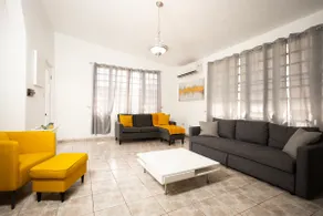 Villa Campiña Family Home – Scenic Mountain Views - Image 2