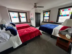 Cool, Retro Getaway in Heart of Downtown - Image 4