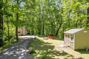 Secluded 4 Bedroom with Hot Tub. 5 minutes to town. MC friendly and accessible! - Image 3