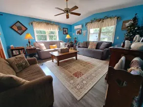 3 Bedroom house near Lexington w/ HOT TUB! - Image 3