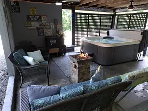 3 Bedroom house near Lexington w/ HOT TUB! - Image 2