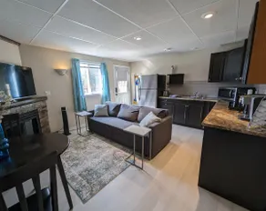 The Kelowna Explorer's Cozy Guest Suite - Image 3