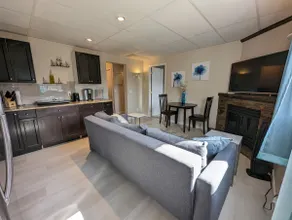 The Kelowna Explorer's Cozy Guest Suite - Image 2
