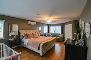 Sanctuary: Large Lakefront Home with Perfect Views - Image 5