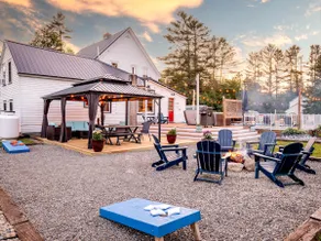 Farmhouse: Hot Tub, Mini Golf, Pickleball, POOL - Image 3