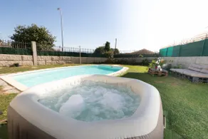 House with garden, swimming pool, jacuzzi and ocean views - Image 3