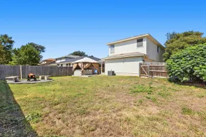3 Bed House Fenced Yard | Hot Tub & Pet Friendly - Image 4