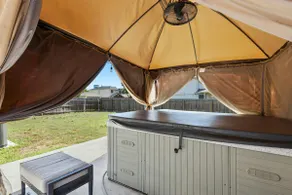 3 Bed House Fenced Yard | Hot Tub & Pet Friendly - Image 3