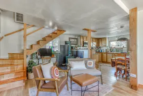 Peaceful ”Hygge” Style Cabin in the Gorge Hills - Image 4