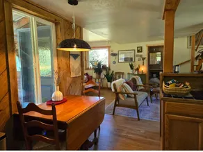 Peaceful ”Hygge” Style Cabin in the Gorge Hills - Image 2