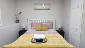 Very Close to Airport, ElegantSuite With Side Entr - Image 3