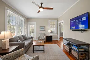 Historic, private home, walk to waterfront park - Image 2
