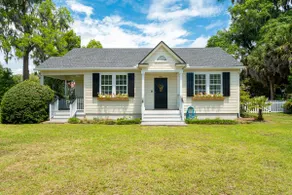 Historic, private home, walk to waterfront park - Image 4