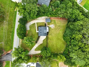 Pet Friendly: 3/2 in Sugar Hill on 1 Acre - Image 3