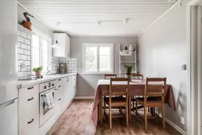 Paradise cottage just outside Gränna - Image 4