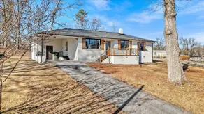 3BR/1.5BA Quiet & Cozy in Duncan - Image 2