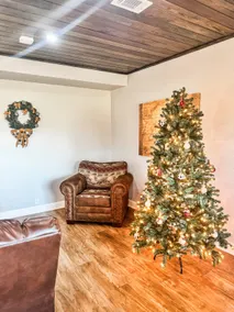 Charming, peaceful farm cottage + horse boarding - Image 2