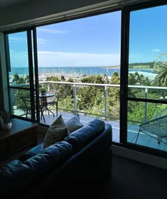 Waterfront Apartments: Bay View Deluxe (4603) - Image 5