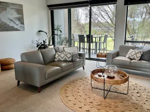 Torquay Luxe Retreat - Image 4