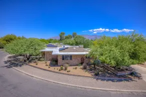 Peaceful Mid-Century Retreat with Pool and Hot Tub - Image 4