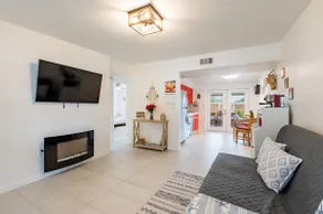 Cozy * Ocean Breeze * guest house |Ideal Location| - Image 2
