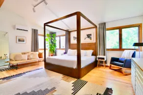 Spacious Architect Home Ideal for Families +Groups - Image 3