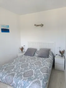 Apartment with a pool next to the beach - Image 3