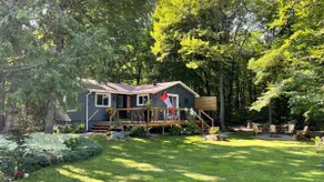 Northern Cottage with Hot Tub, Trent Lakes - Image 4