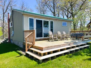 Cozy Lake Ontario Waterfront Breathtaking Views - Image 3