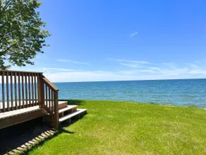 Cozy Lake Ontario Waterfront Breathtaking Views - Image 2