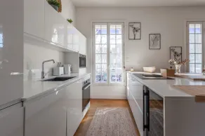 Lesehan Apartment Aigues Mortes Vue Remparts - Image 3