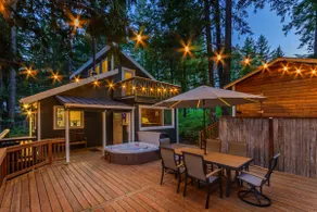 Harry's Hideaway | Hot Tub | Fire pit | Mt Rainier - Image 2