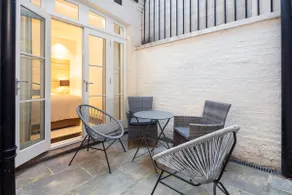 The MayFair Residence Super King Luxury VIP - Image 4