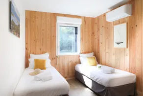 Beautiful 3 bedroom duplex suite with terrace and garden - Image 5
