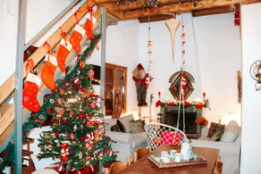 PANOS PALACE : SUPER COZY HOUSE IN PRAMANTA - Image 4
