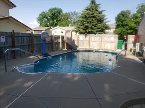 pool & nice S.W. Omaha home! easy access to I-80 hwy - Image 5