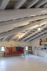 Exquisite Loft ”Bed & Breakfast” near BCN - Image 4