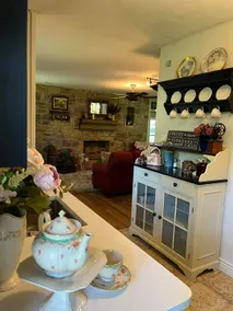 Charming Stone Cottage - Quiet Central Location - Image 5