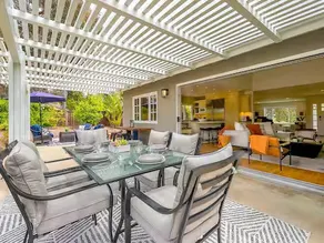 Coastal Garden Retreat w/70’s Playhouse - Image 2