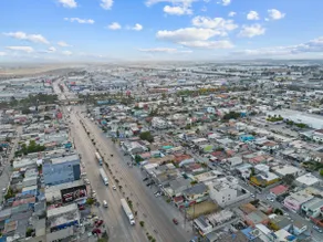 NEW: King bed, Gated Parking Airport Consulado - Image 2