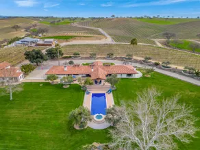 Luxury Villa | Pool, Hot Tub, Pickleball, Pingpong - Image 2