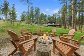 Needles Nest: Secluded Cabin with Hot Tub - Image 4