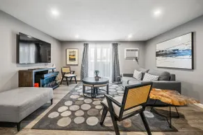 King of the Hill! Gracious 2BR, Dazzling Design! - Image 2