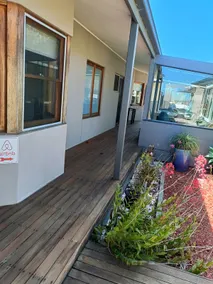Lakes Guest House: Unit with private entrance sleeps 8 - Image 2