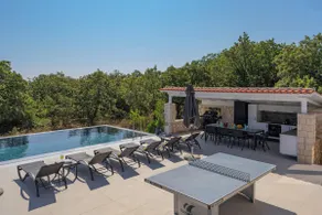 Green Hideaway • Private Oasis Near Town by etouri - Image 3