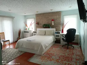 6 Room Vacation Home with AC - Image 4